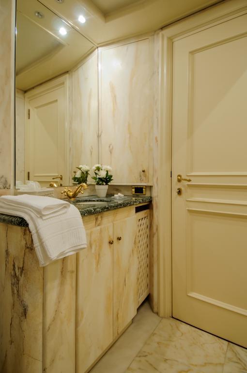 Made In Rome Luxury Affittacamere Ngoại thất bức ảnh