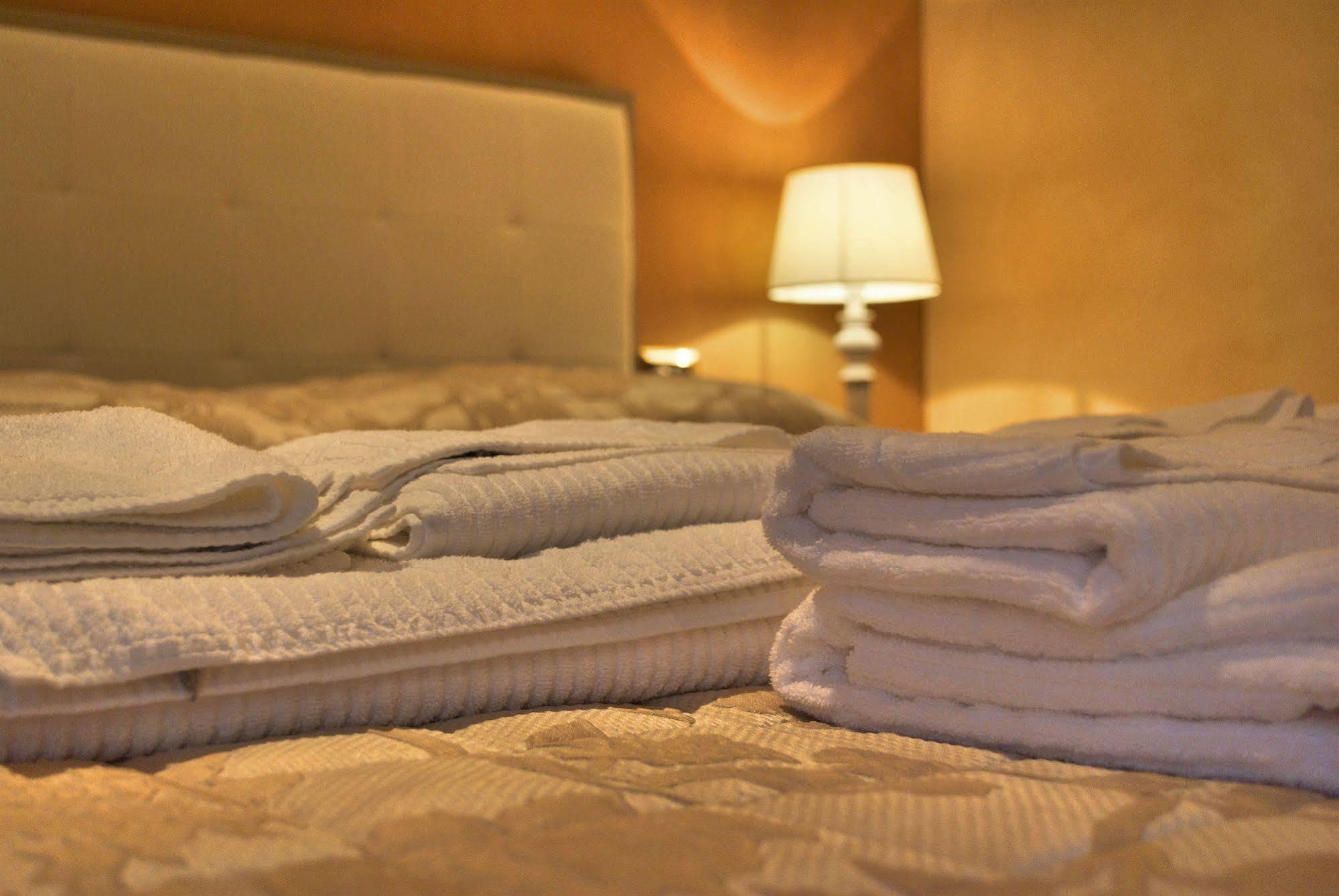 Made In Rome Luxury Affittacamere Ngoại thất bức ảnh