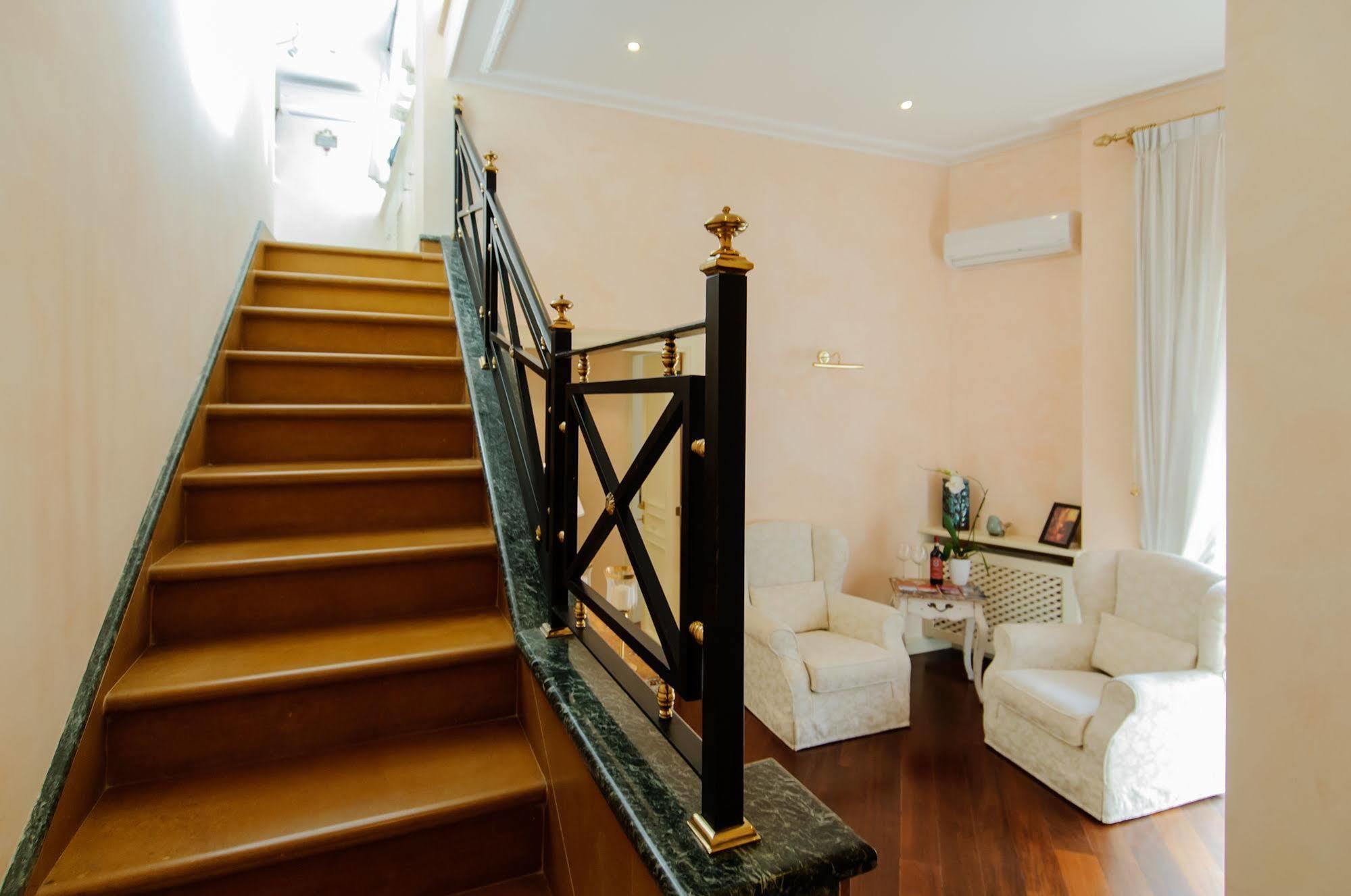 Made In Rome Luxury Affittacamere Ngoại thất bức ảnh